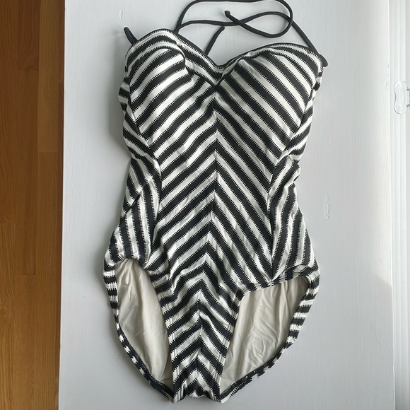 Robin Piccone black and white Barbie one piece - Picture 1 of 2